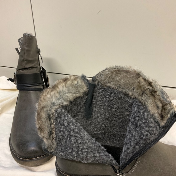 Spring Step Gray Booties Size 9 - Picture 4 of 5